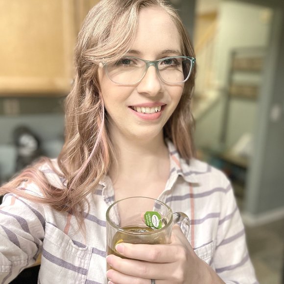 Meet your Posher, Amber - Picture 1 of 1